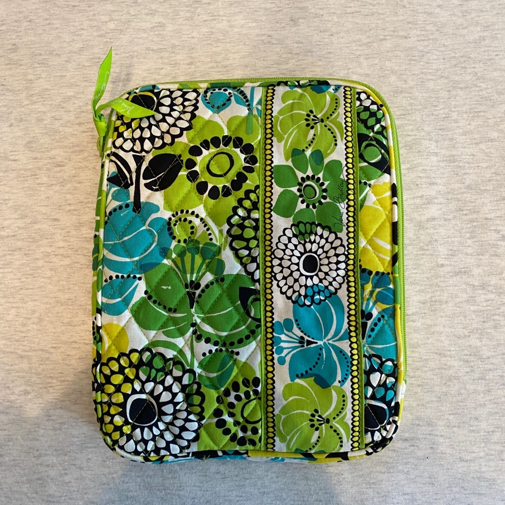 Vera Bradley IPad Sleeve - Green- great condition